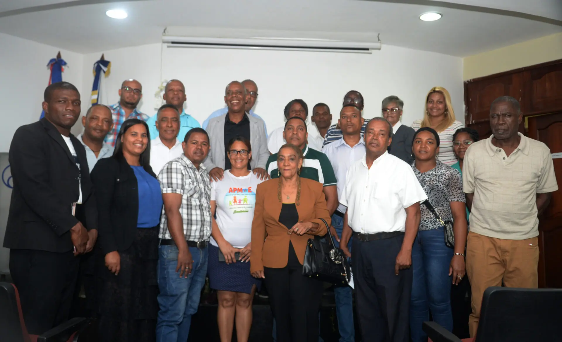 Representantes de la Asociación de Padres, Madres y Amigos de la Escuela. Luduis Tapia