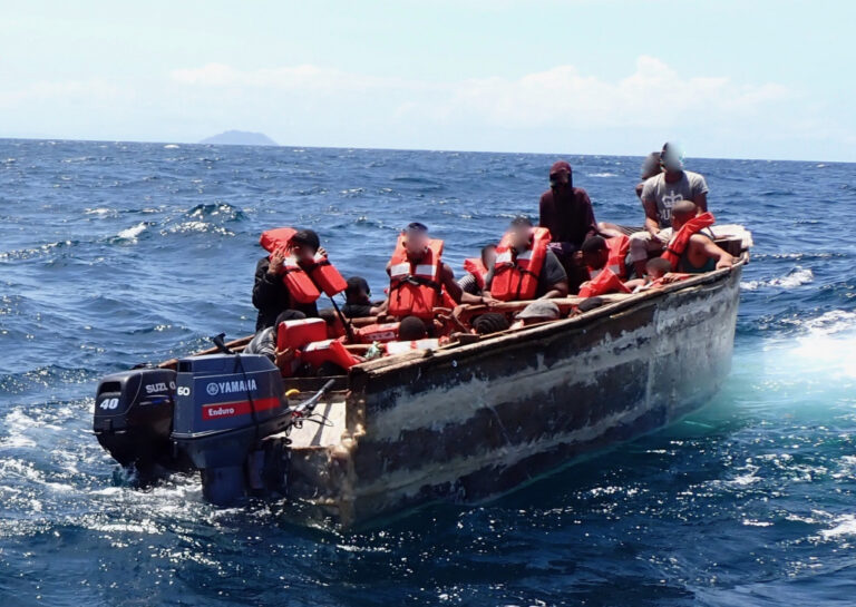 Repatrian a 75 migrantes dominicanos detenidos en aguas de Puerto Rico (Foto de archivo)