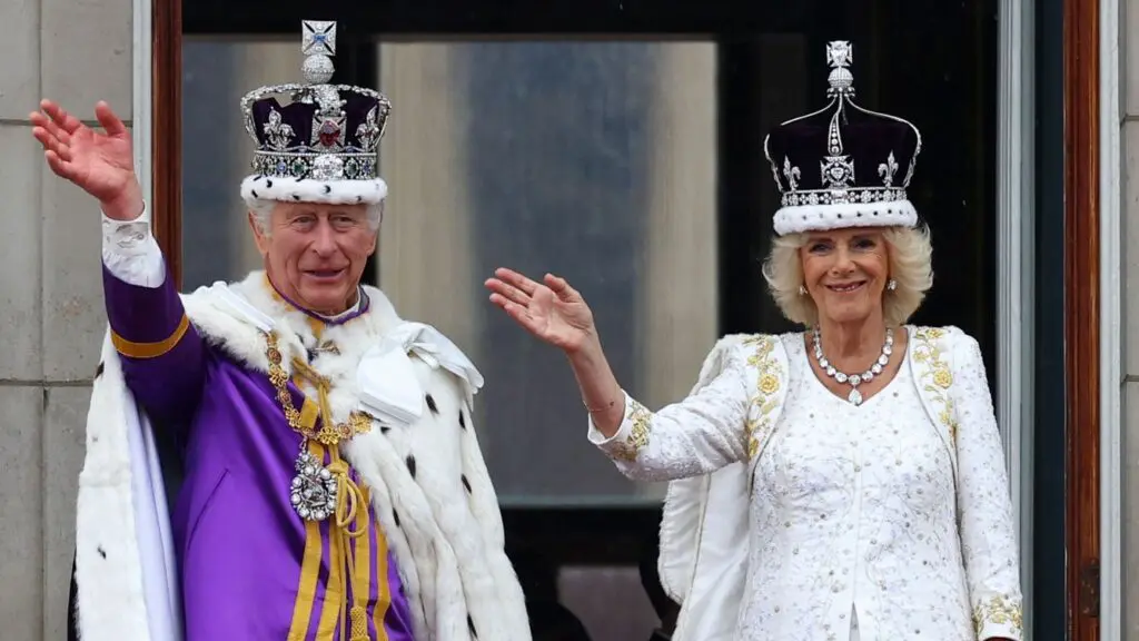 Revelan la curiosa dieta que siguen Camila y Carlos III: a base de alcohol