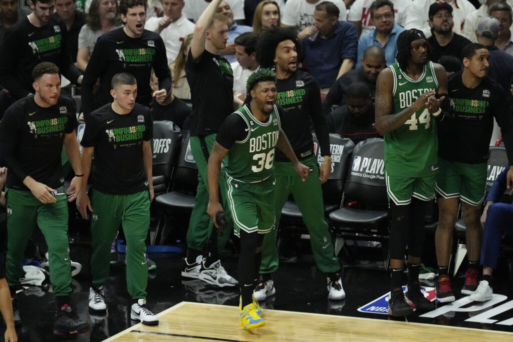 Los Celtics a la caza de la épica venciendo a Heat 99-116