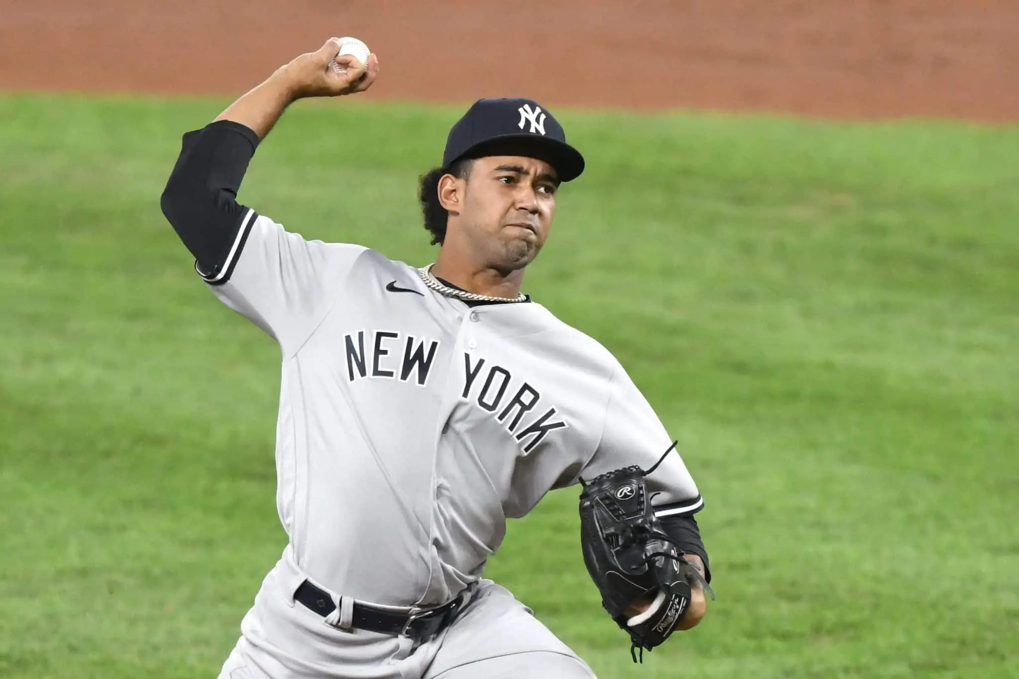 Yankees mueven roster para subir al dominicano Deivi García