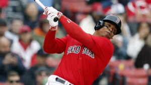 Rafael Devers llega a las 500 carreras impulsadas con Boston Red Sox