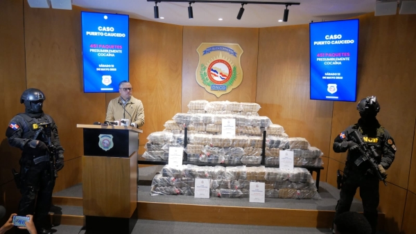 Incautan 451 paquetes de presunta cocaína procedentes de Colombia