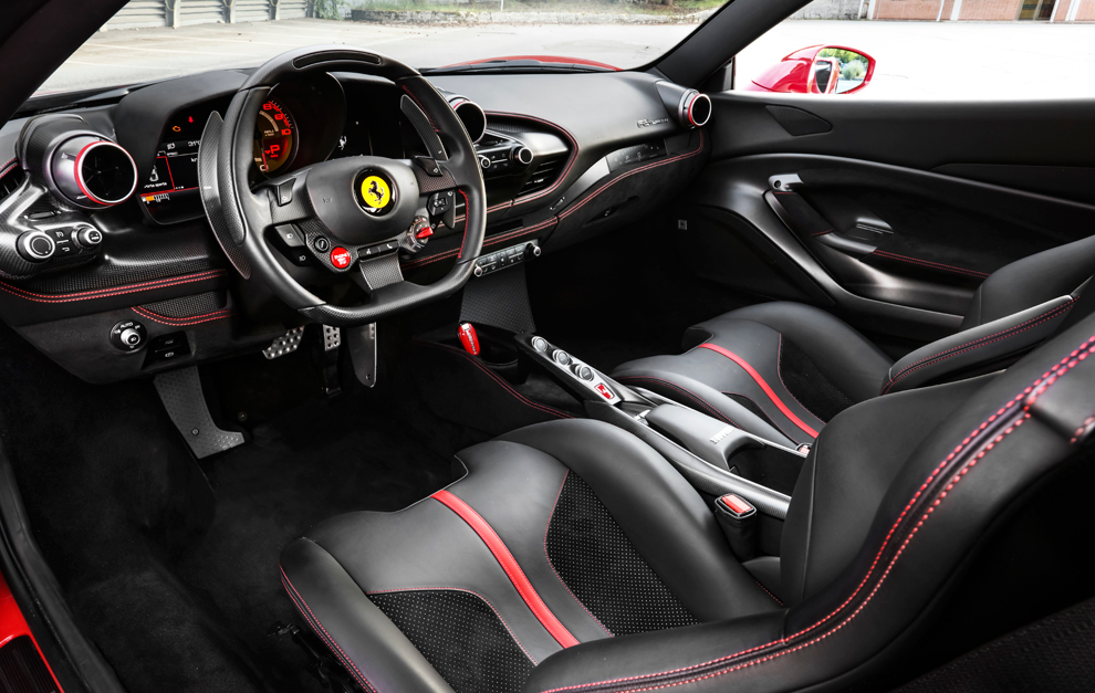 Cuánto cuesta el nuevo Ferrari F8 Tributo de Maluma