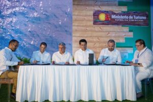 Ministerio de Turismo y la OMT firman acuerdo de sostenibilidad