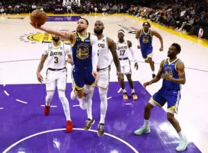 Anthony Davis lidera victoria de Lakers sobre Warriors en los NBA Playoffs