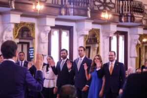 Ministro Bisonó juramenta nueva directiva de RD Emprende
