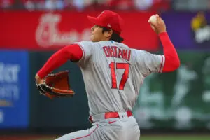 Shohei Ohtani se une a Babe Ruth con récord histórico como lanzador