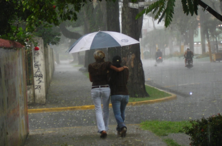 Se esperan aguaceros en varias provincias por vaguada