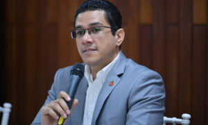 El viceministro de Salud Colectiva, Eladio Pérez. Luduis Tapia
