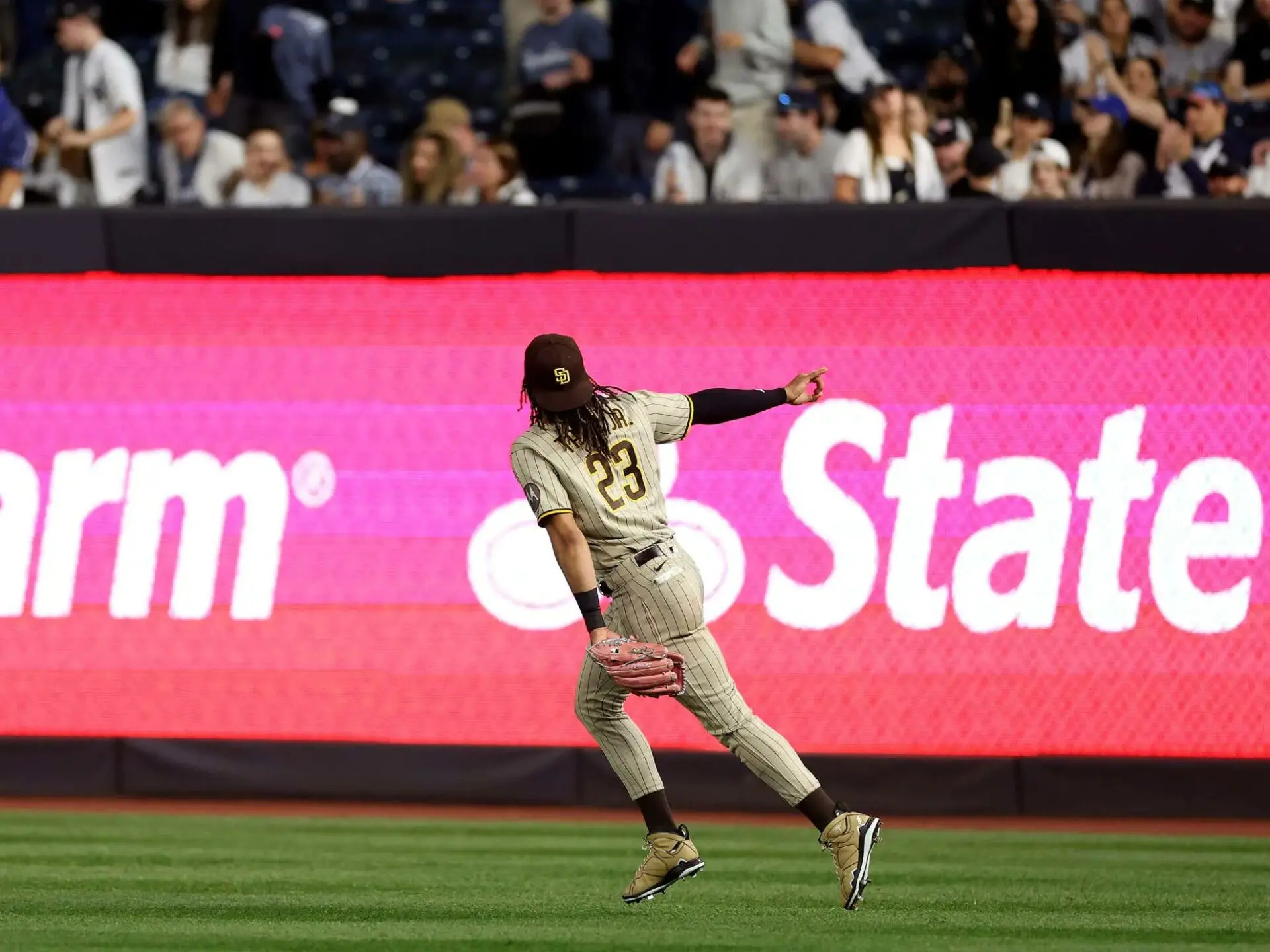 Tatis Jr hace de director de orquesta con abucheos en Yankee Stadium