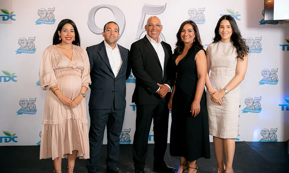 Elizabeth Hernández, Ismael Hernández, Rafael Hernández, Juana González y Mabel Hernández. FUENTE EXTERNA