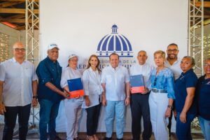 Paliza entrega RD$18 MM para diversas obras en Guananico