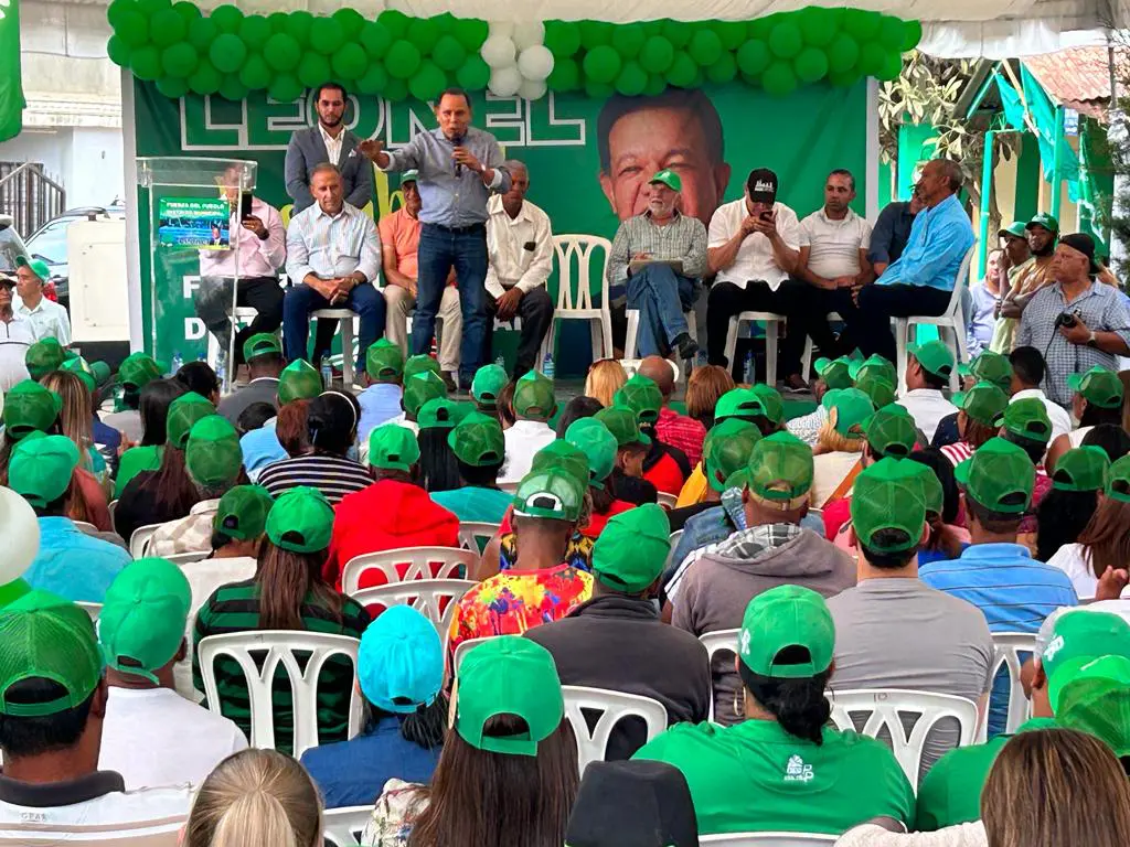 Radhamés Jiménez realiza juramentaciones de exdirigentes PRM, PLD