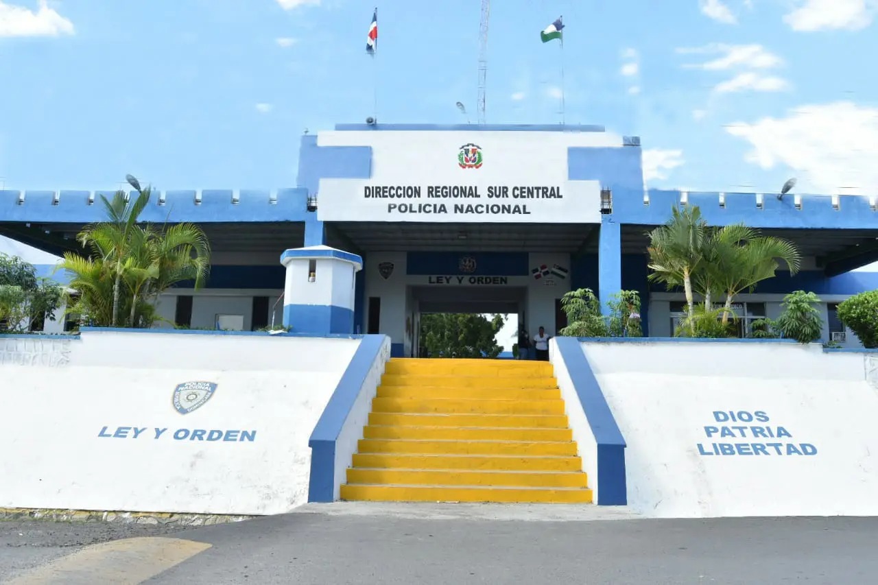 PN apresa en Baní hombre señalado por la muerte de otros dos