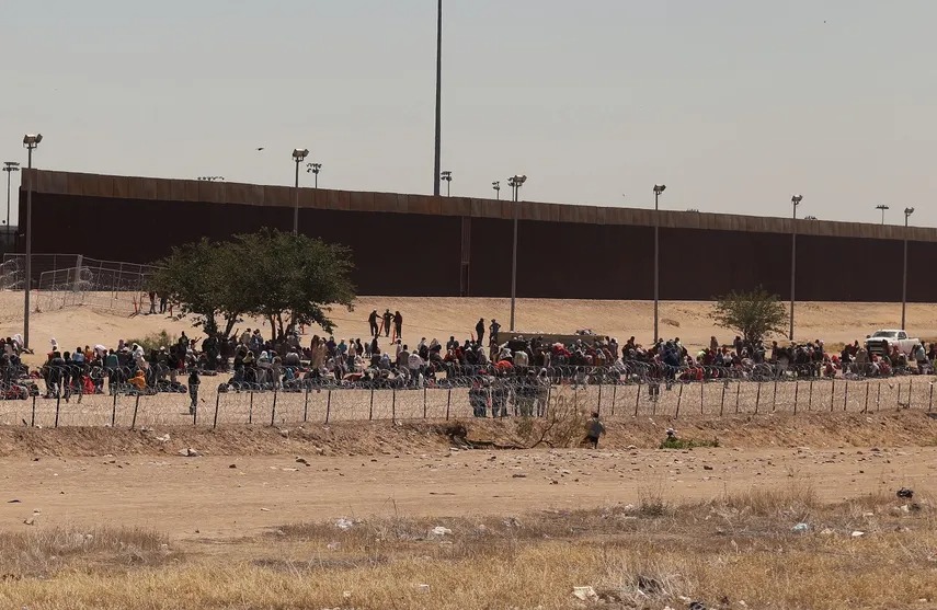 Migrantes en la frontera de México con EEUU esperan fin del Título 42