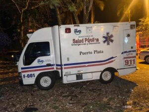 Chofer de ambulancia en estado de embriaguez atropella policía