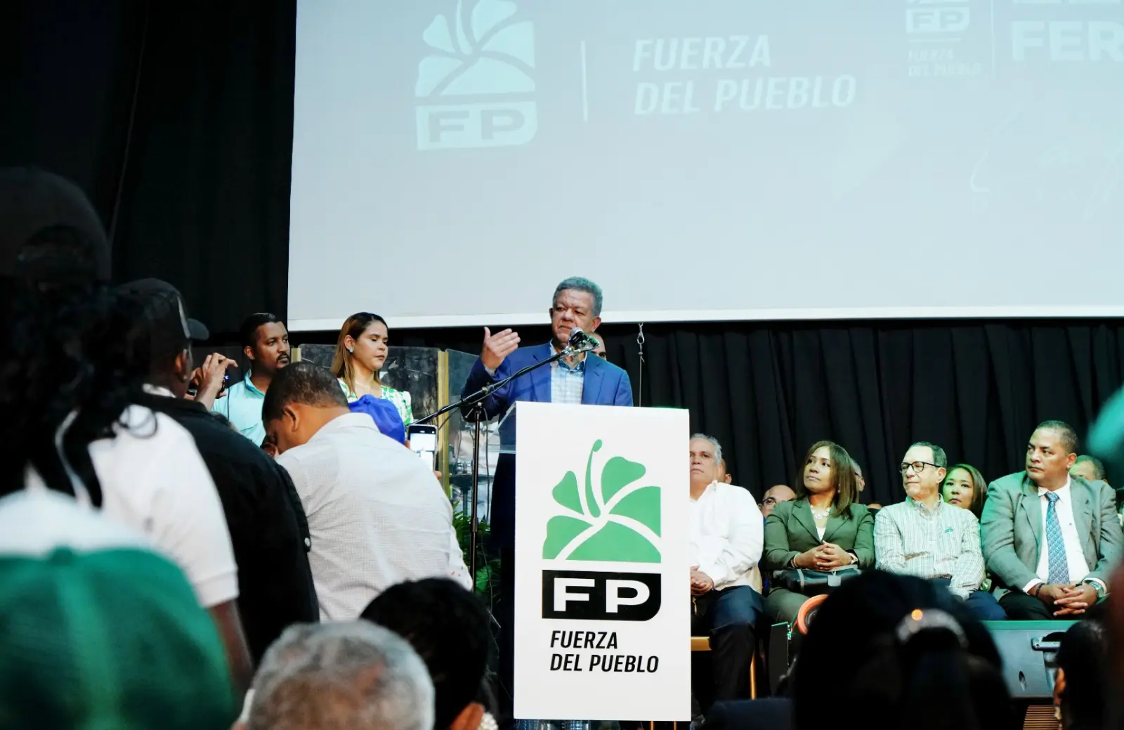 Leonel: mi mayor compromiso es restituir la esperanza a los dominicanos