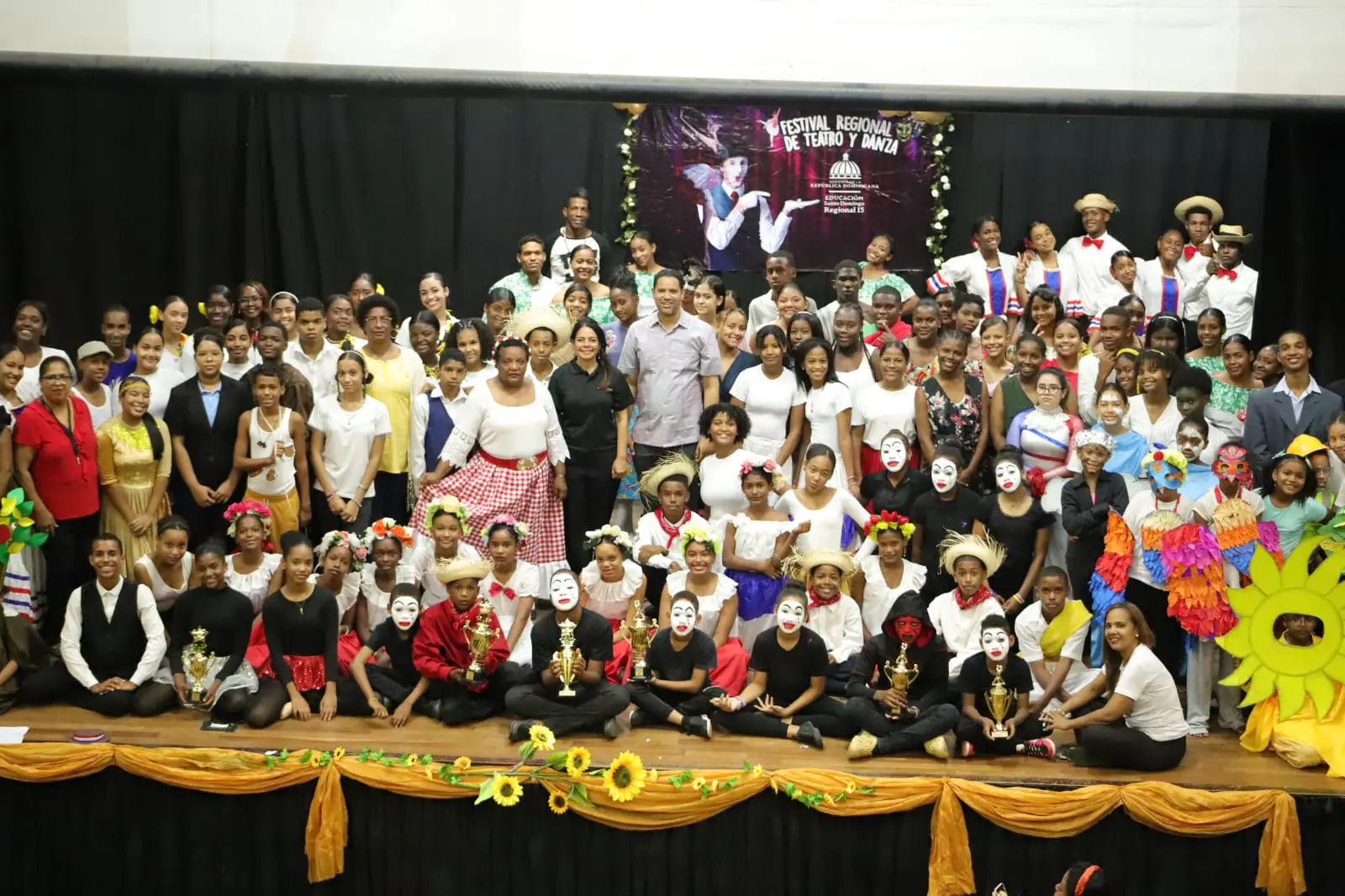 Dirección Regional 15 promueve el arte y la cultura