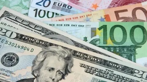 El euro cae hasta el nivel de los 1,07 dólares, su mínimo en dos meses