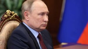 Putin dice sigue abierto a contactos para discutir soluciones en Ucrania