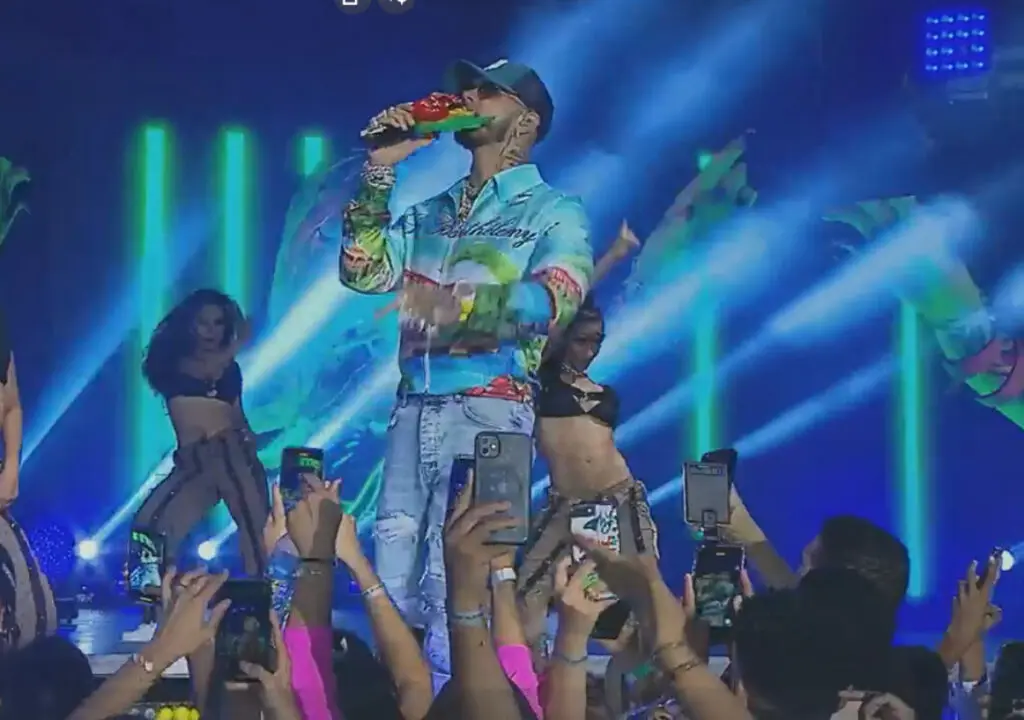 Anuel AA recordó en los Premios Heat el tiempo que pasó tras las rejas