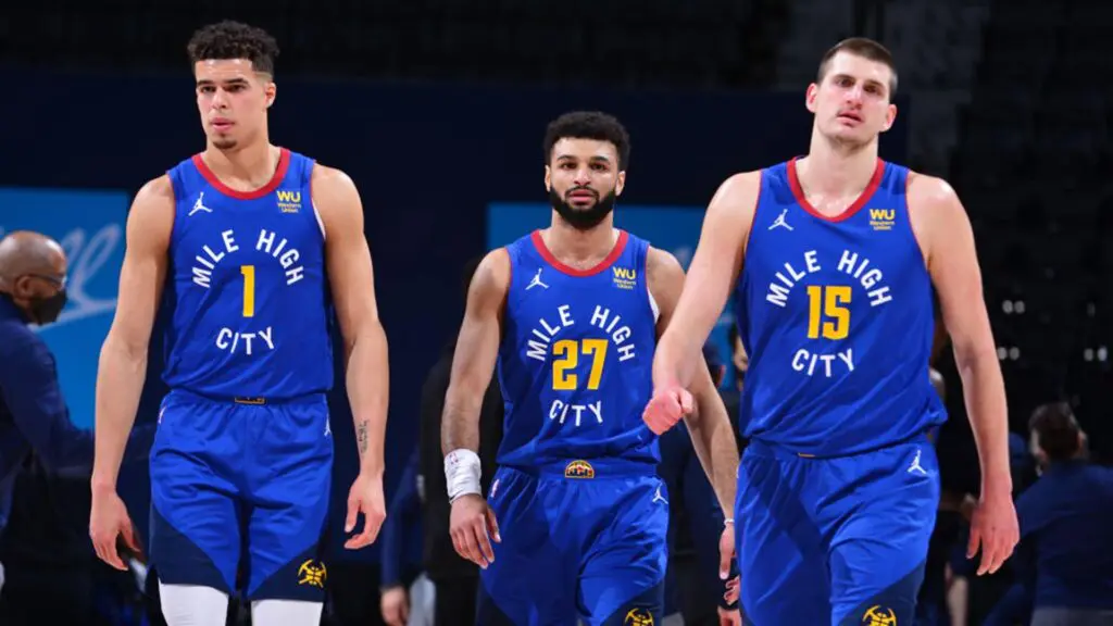 Jokic hace historia y los Nuggets dominan a placer el Juego 1 contra Heat