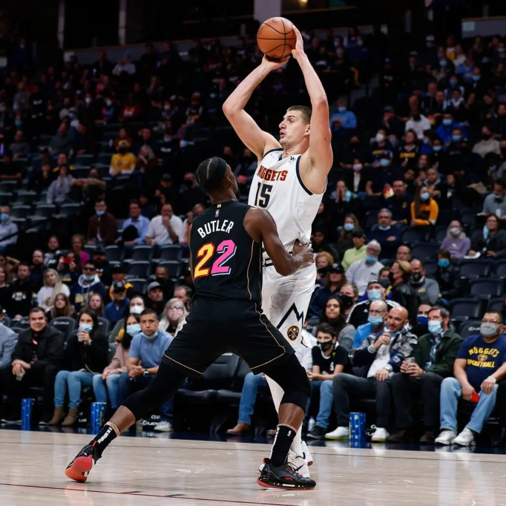 Nikola Jokic vs Jimmy Butler: ¿Ganará el Joker o el profeta?