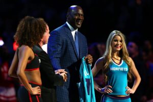 Michael Jordan vendió al Charlotte Hornets por 3 mil millones de dólares