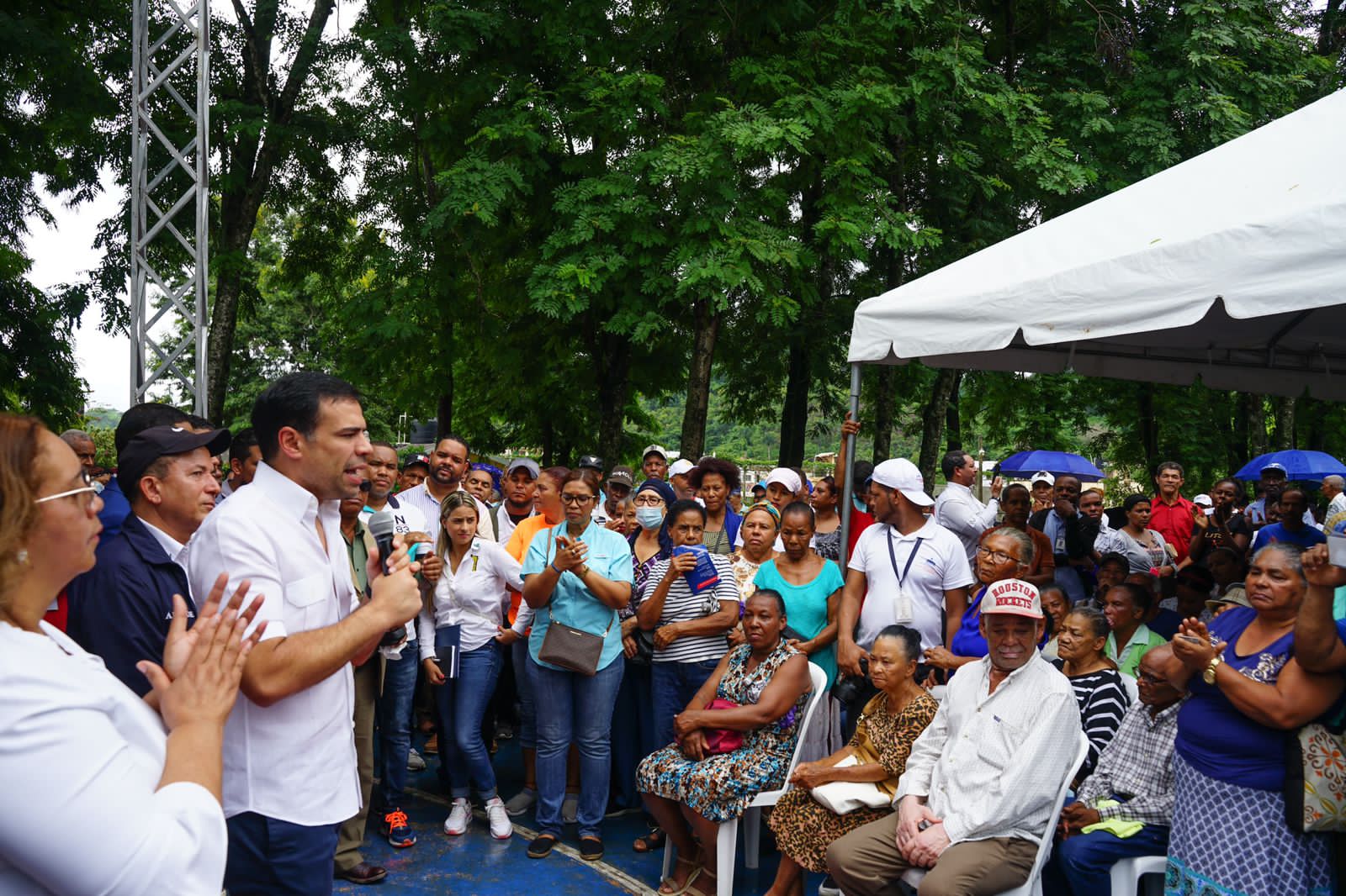Gobierno lleva jornadas sociales en municipios de San Cristobal