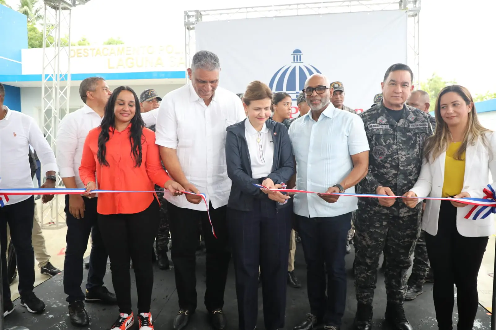 Gobierno inaugura obras en Valverde