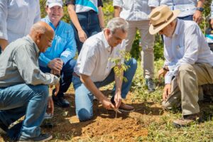 Abinader afirma Plan de Reforestación es de seguridad nacional