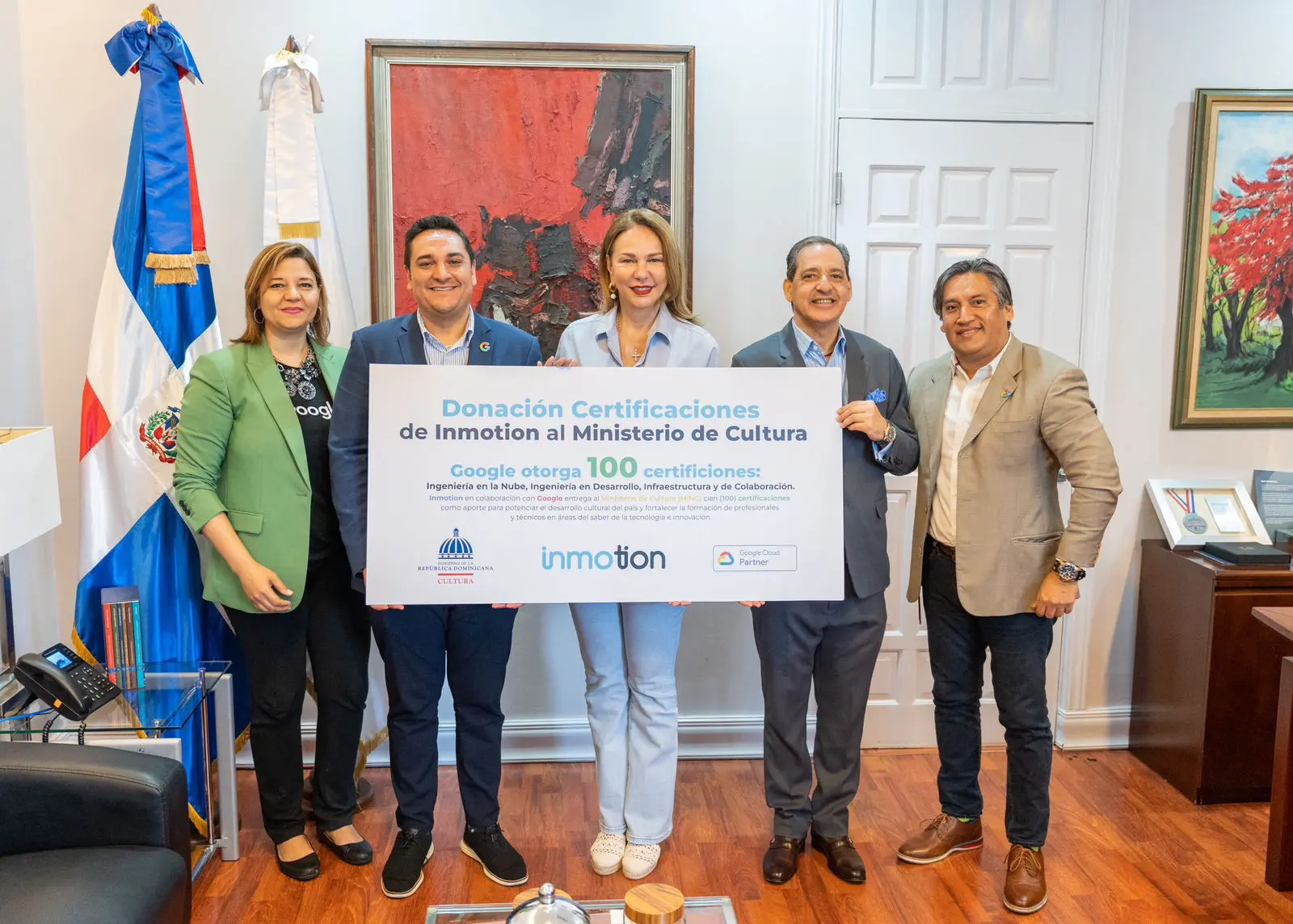 Ministerio de Cultura recibe donación de 100 certificaciones