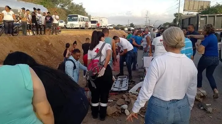 Al menos cuatro muertos y 30 heridos en trágico accidente en La Vega