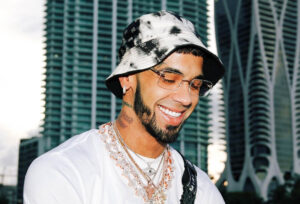 Anuel AA publica rostro de una bebé y aseguran que es Cattleya