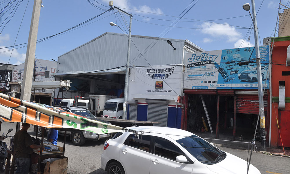 Antigua discoteca “Aguas Frías”, hoy es una venta de repuestos de vehículos en la avenida Pedro Livio Cedeño.