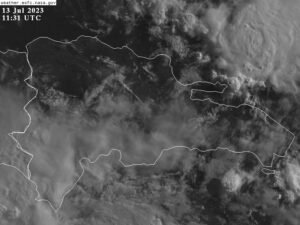 Onamet: Onda tropical y vaguada provocan aguaceros