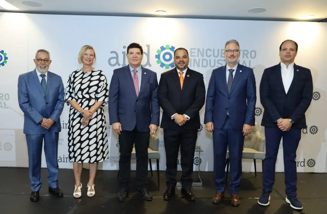 AIRD realiza encuentro industrial con el Defensor del Pueblo