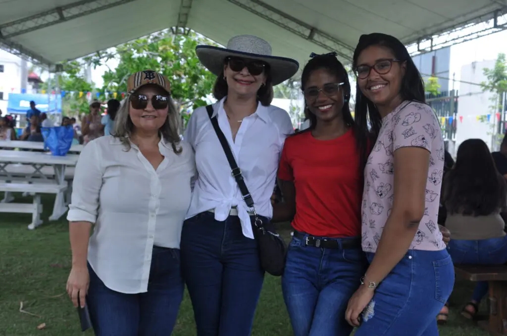 Melba Paniagua, Amelia Duluc, Génesis Mota, y Luz Márquez, de Recursos Humanos durante la actividad