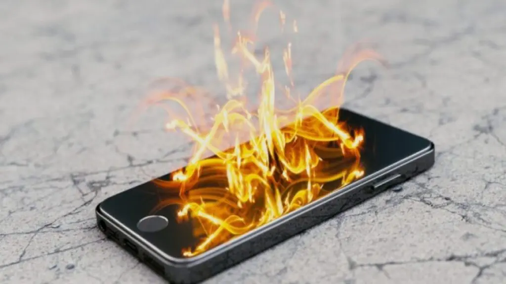 ¿Cómo enfriar tu celular sin dañarlo? Consejos para la época de calor