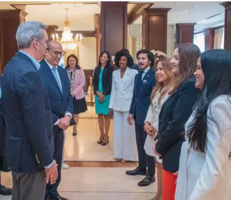 Abinader llegó a Bruselas para participar en la III Cumbre UE-Celac
