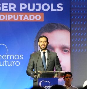 Roger Pujols celebra acto de socialización de precandidatura a diputado