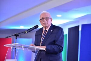 Exalcalde Tomás Regalado resalta rol de la política en gobiernos AL
