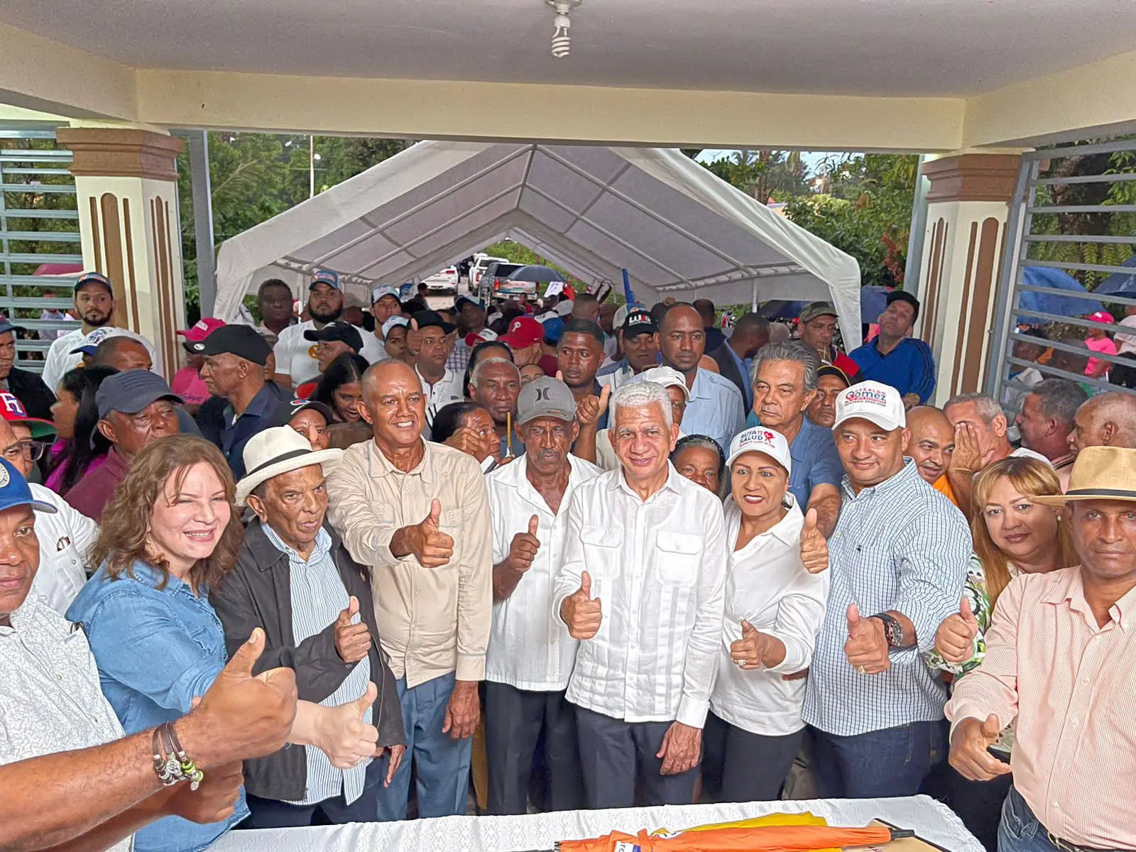 Juramentan en PRM a presidente y ex secretario PLD en Cotui