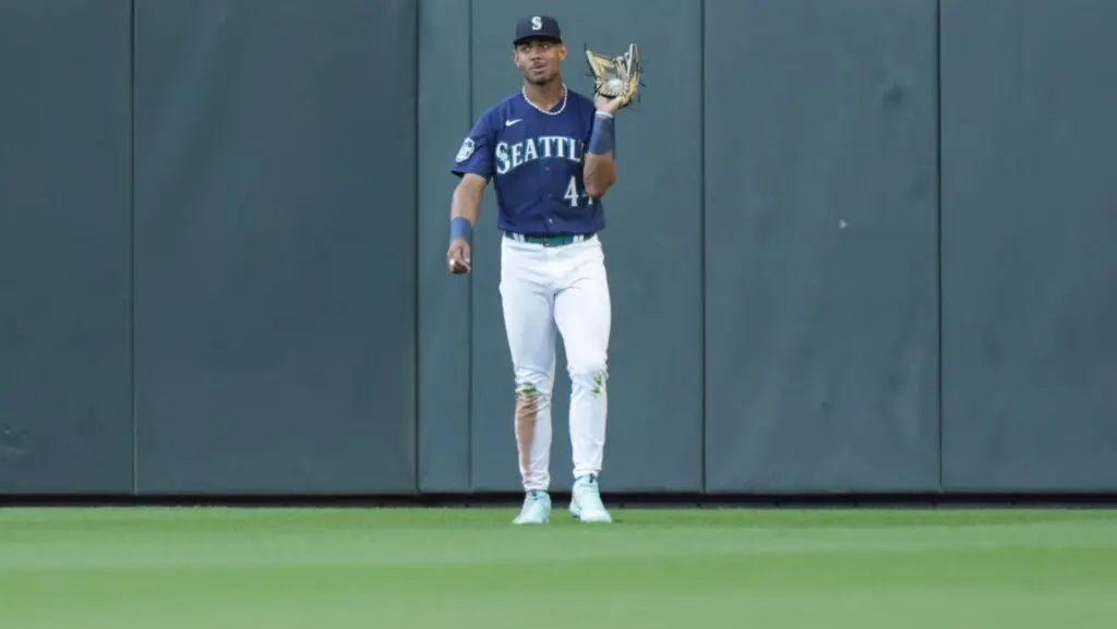 Julio Rodríguez trolea a Tatis Jr y a todos los presentes con robo de jonrón