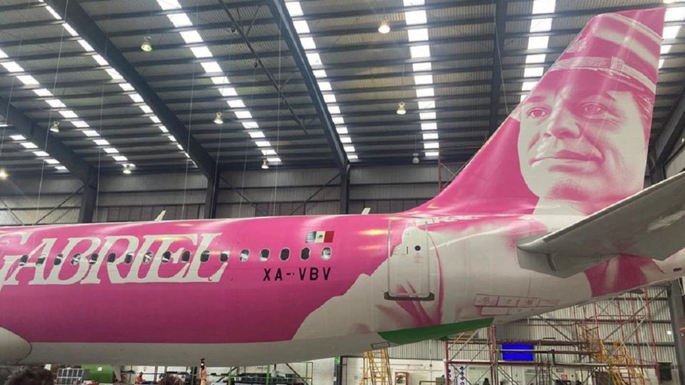 El avión Airbus 321 rosa de Juan Gabriel que volará por todo México