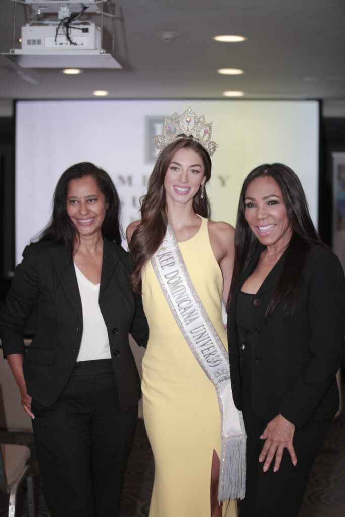 Corisandra Abreu, Mariana Downing y Magali febles