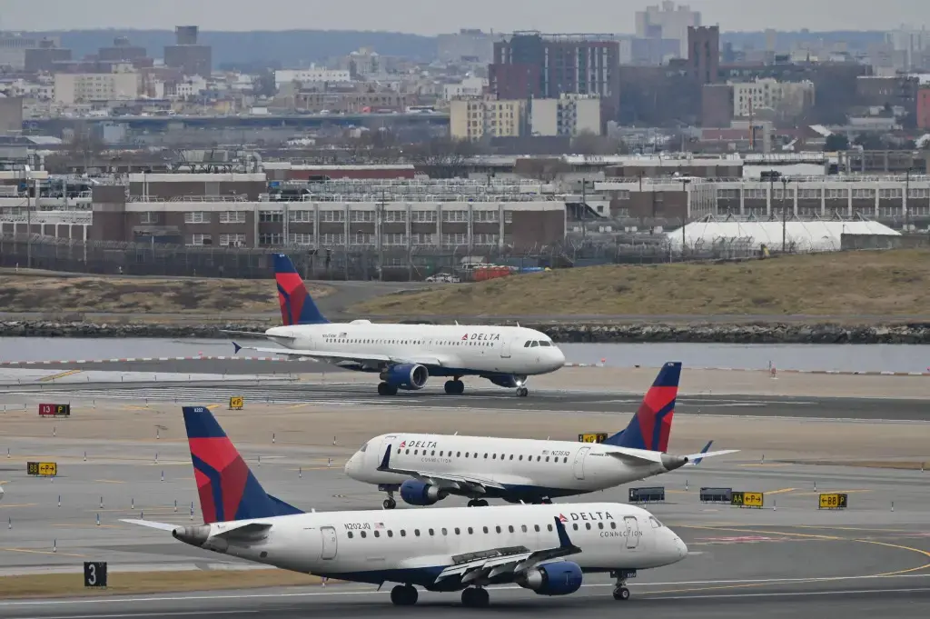 Vuelo de Delta realizó aterrizaje de emergencia por diarrea de un pasajero