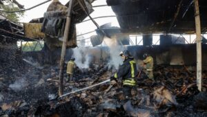 Muere una niña tras ataques ucranianos contra la capital de Donetsk