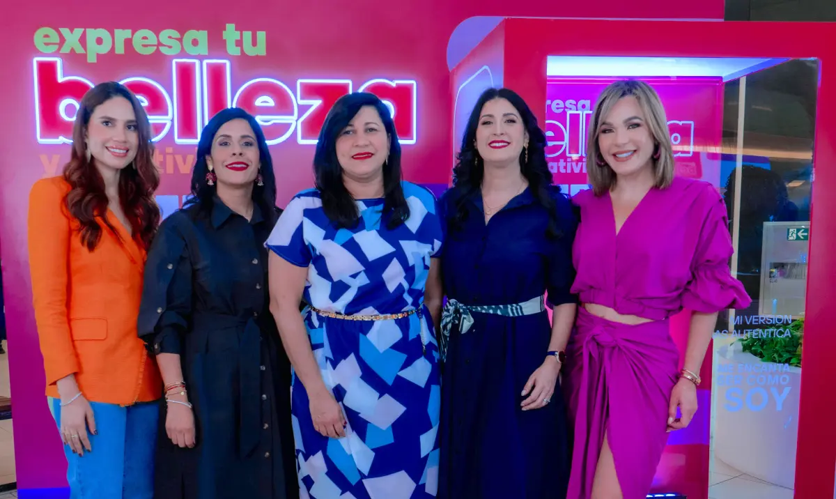 Katherine Collado, Madelyn Martínez, Cony Taveras, Alejandra Acta y Luz García